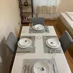 Cozy 5-Person Apartment In Vienna 2